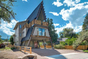 A-Frame Wonders Hot Tub w Mountain Views
